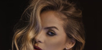 Las sensuales fotografías de Gabi Wolscham inundan portal mexicano