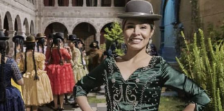 Nadia Portillo agradece la hospitalidad de los bolivianos honrando su cultura