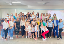 Pati Ginzo celebró el día internacional de la mujer llevando su libro a Villa Hayes