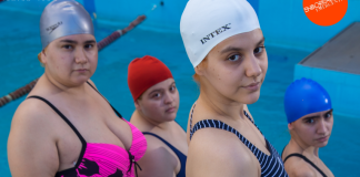 Nadadoras paraguayas contarán en una obra de teatro las peripecias que pasaron para destacarse en el deporte