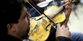 Querellan a periodista que publicó denuncias en contra de los directivos de la Orquesta de Reciclados de Cateura