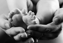 Esposo de una conocida senadora fue denunciado por filiación