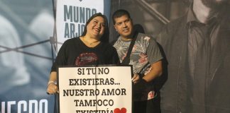 ¡Le pidió la mano en el concierto de Arjona!