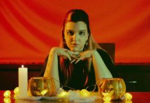 La cantante Tefy Musmeci presenta su canción “Halloween”