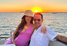 Las banderas de Puerto Rico y Paraguay flamean en el muelle de Miami