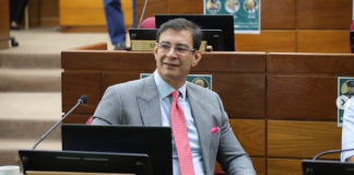 El Senador Beto Ovelar cayó en una broma y saludó a “Kerry Copene”