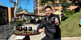 En la Expo, llenan de piropos al modelo David Noguera