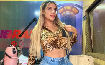Evelin Gómez compartió un audio en donde una conocida voz le dice “tu trato me enamoró”