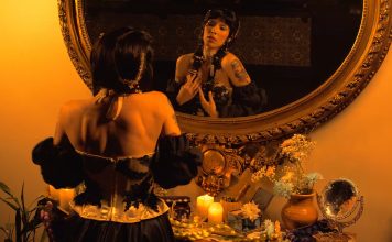 Sari Carri convierte la historia en pop con “Peineta de Oro”