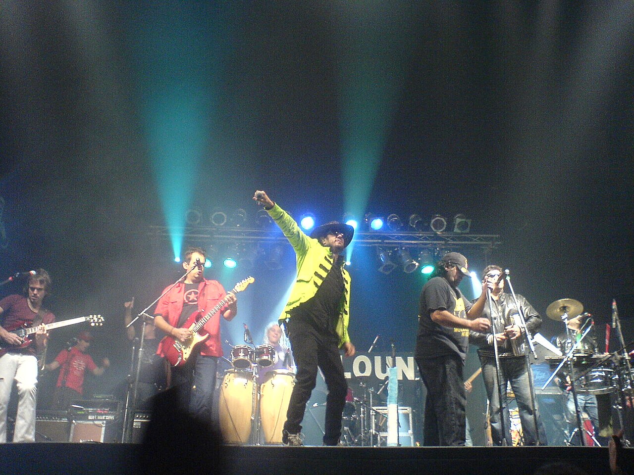 Los Auténticos Decadentes en vivo