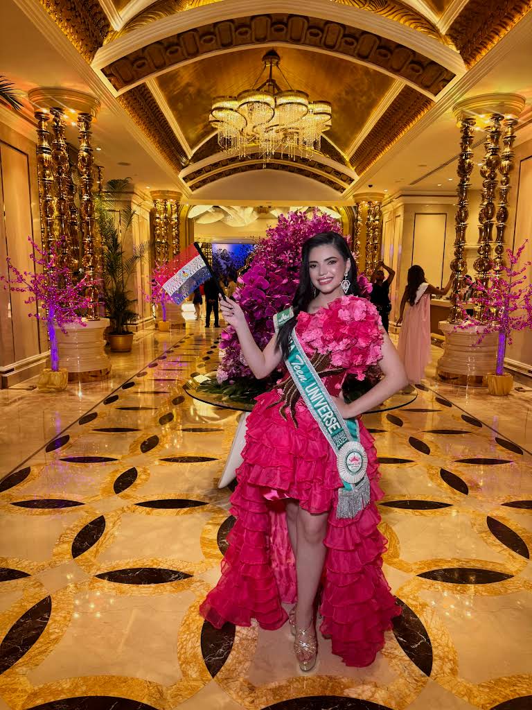 Nicole Feltes busca la banda de Influencer en el Miss Teen Universe